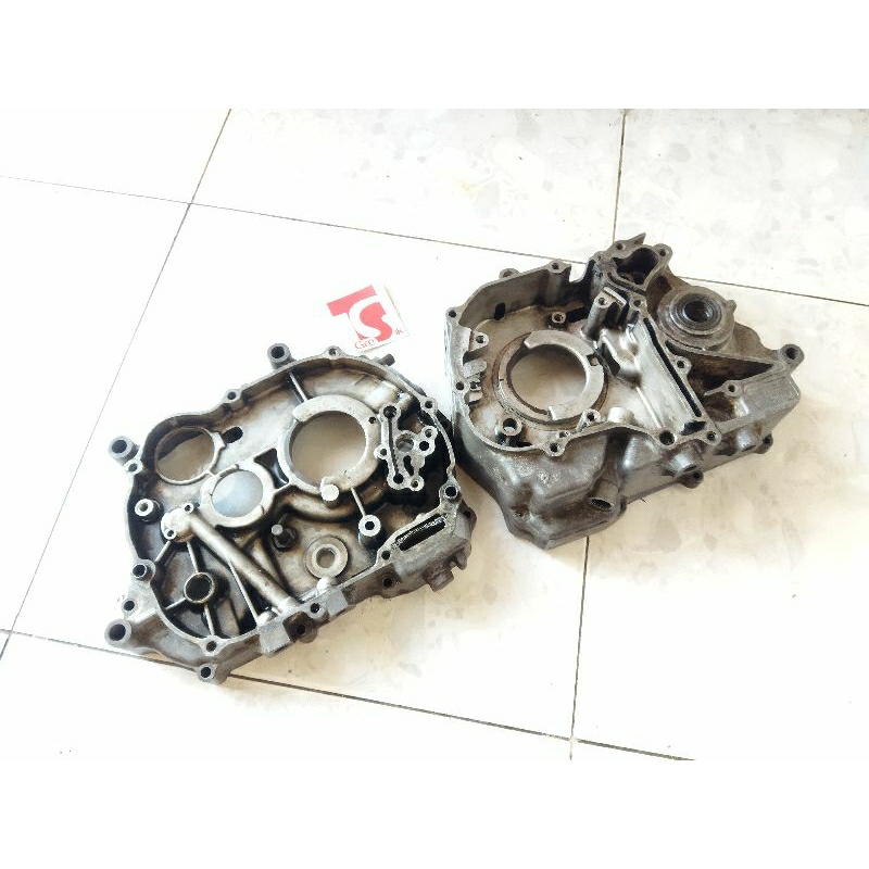 Crankcase Krengkes Tengah KANAN KIRI S90 S90z Astra Original