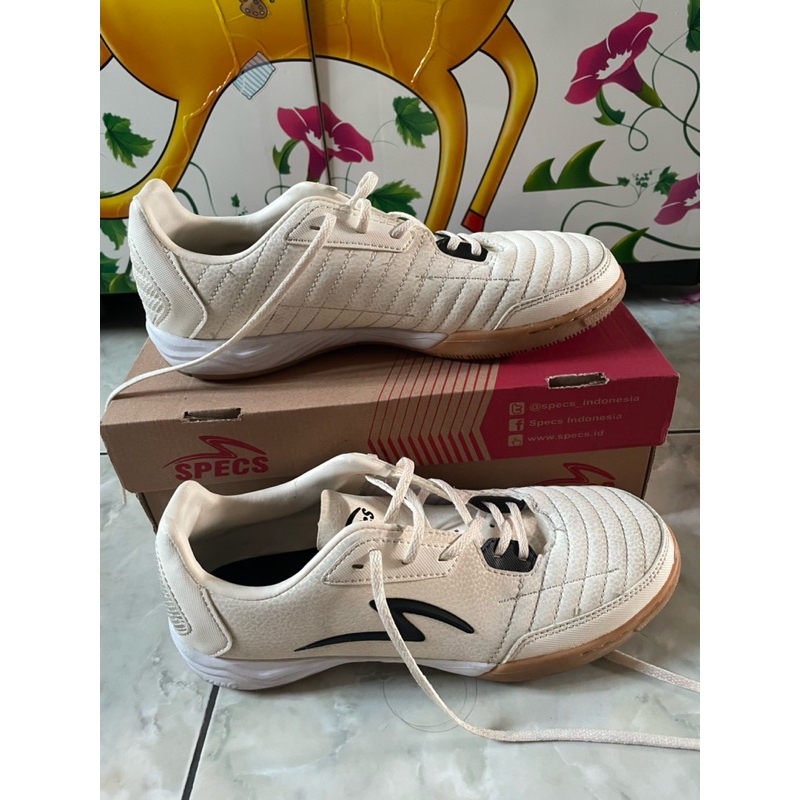 Sepatu Futsal SPECS Metasala Nativ 2 Marshmelllow IN White ORIGINAL
