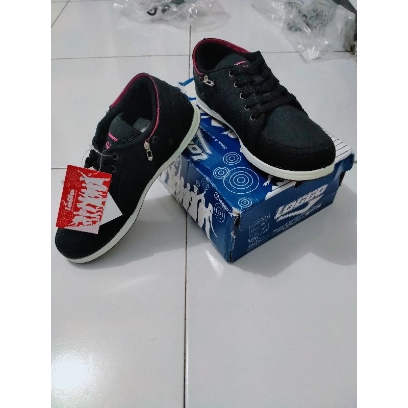 sepatu loggo