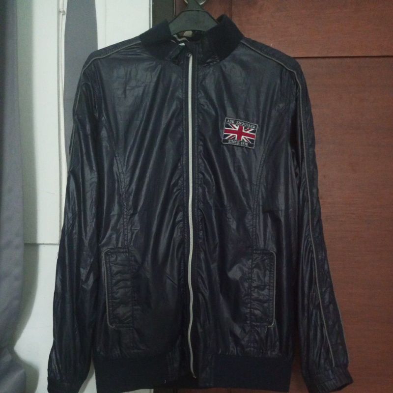 jaket ask enquired