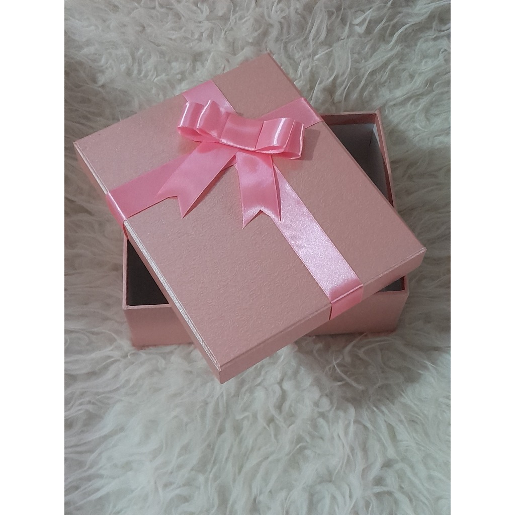 

Kotak Kado Gift Box uk. 24x15x6 / Gift Box Uk. 23x14x5 / Box Hampers Kotak / Box Kado Persegi 4