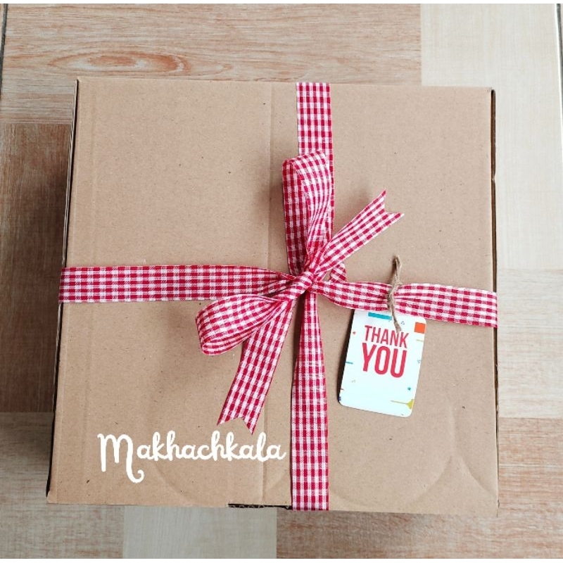 

Kertas kado/ packing kado/ packing/ kotak kado/box kado/gift box