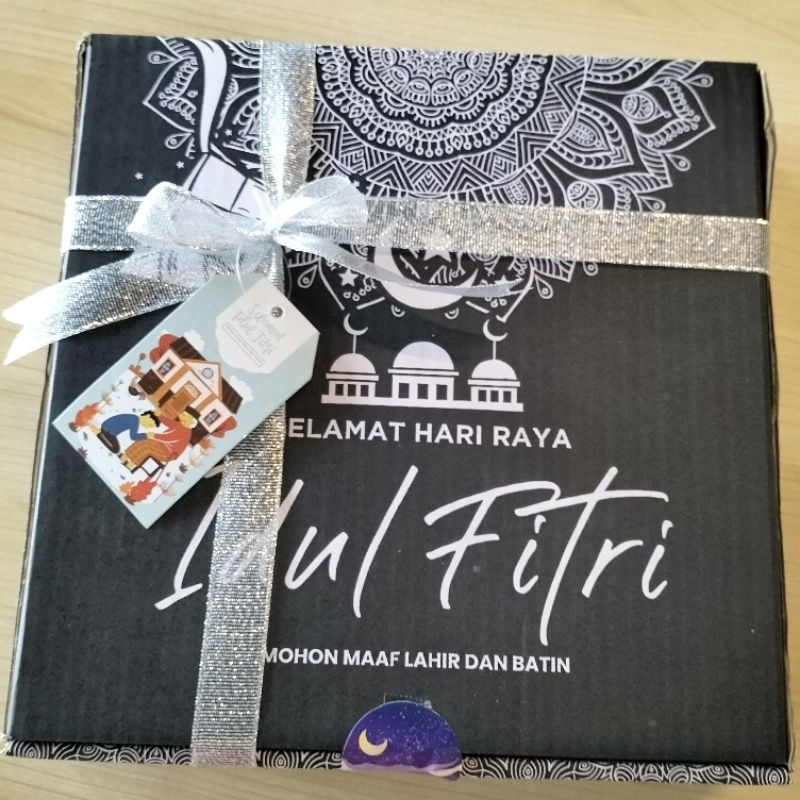 

HAMPERS RAYA LEBARAN PAKET KUE KERING NASTAR KASTENGEL PUTRI SALJU DLL