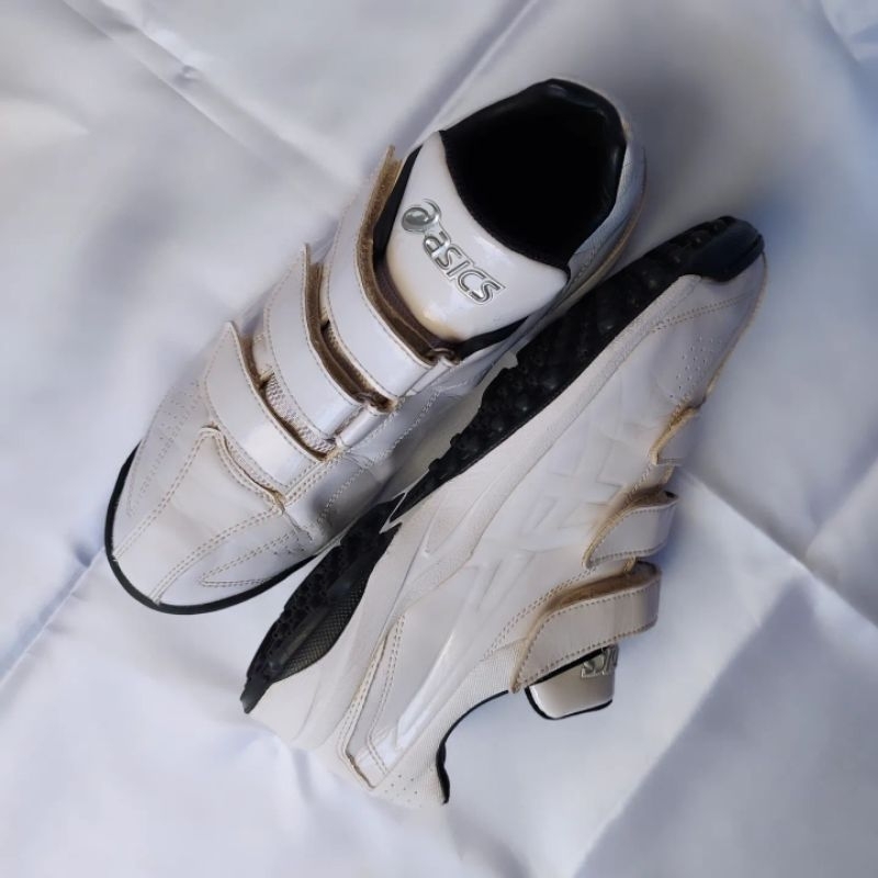 Sepatu Baseball Softball Asics Neorevive TR SFT144 Size 40,5