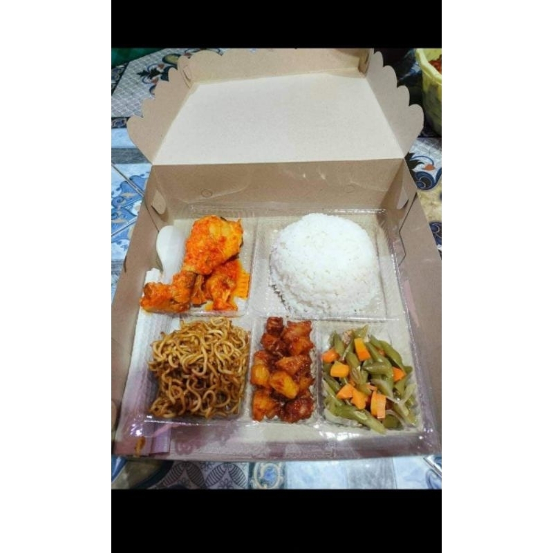 

NASI BOX AYAM 2 SAYUR