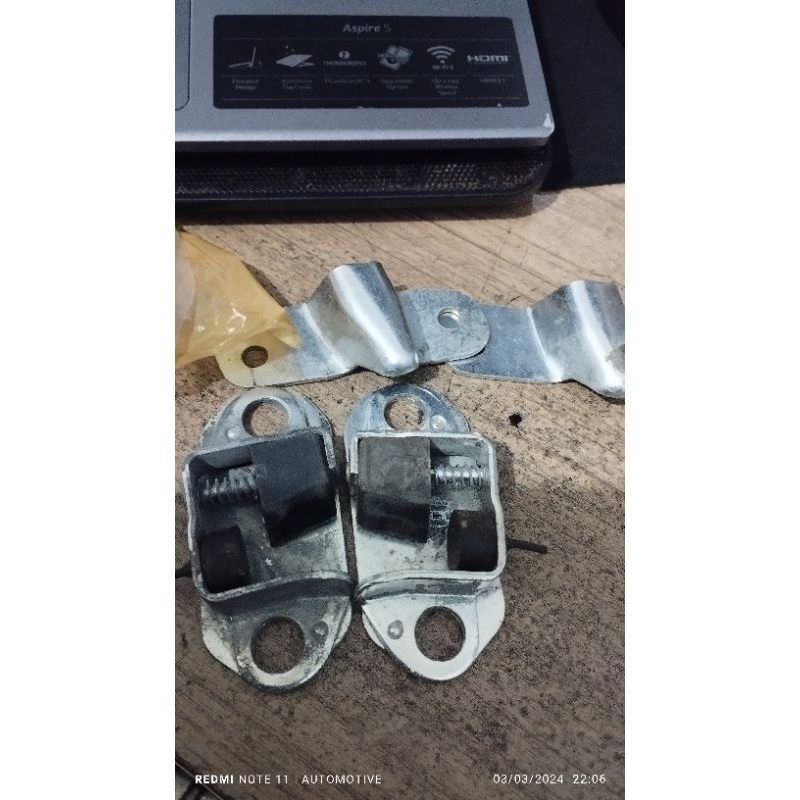 Stopper Bagasi Kijang Kapsul 1997-1999