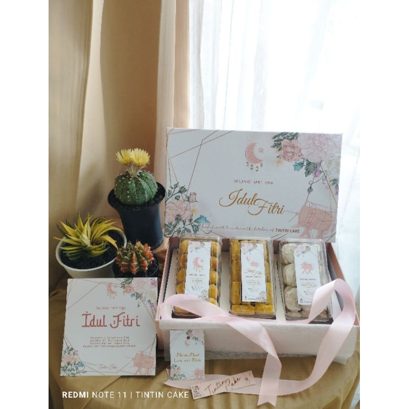 

Hampers ekslusif kue kering premium wijsman