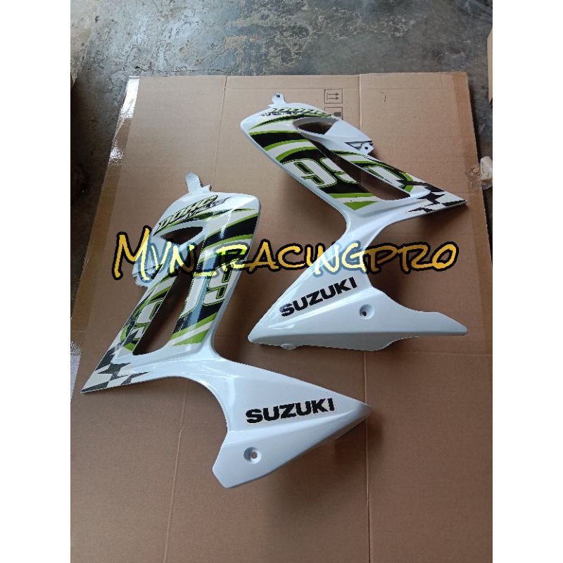 Cover sayap tebeng sayapan dek samping SUZUKI SATRIA F FU LAMA BARONG 2013 plus sticker hijau putih 
