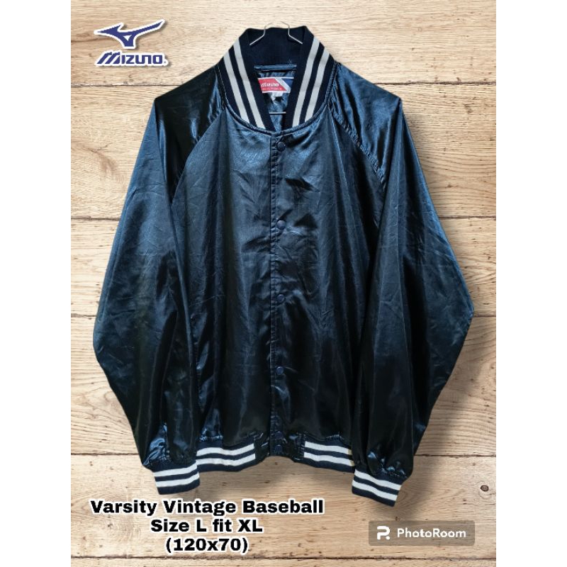 Jaket Varsity Mizuno