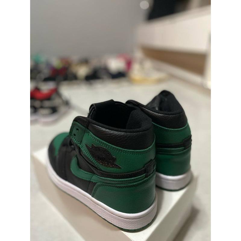 Air jordan 1 high og pine green