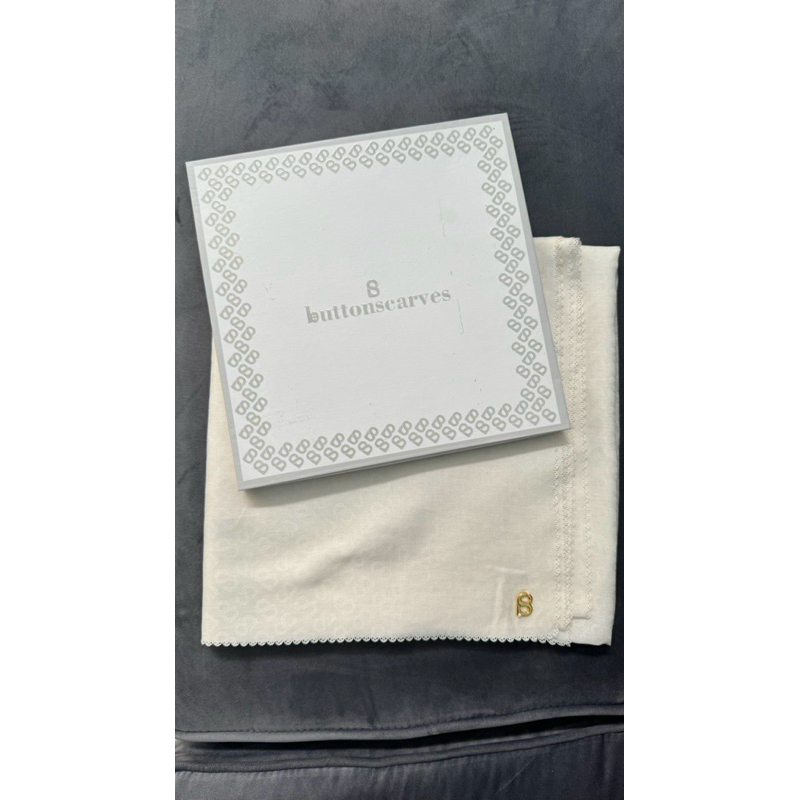 Preloved Buttonscarves Scarf - Everyday Tapis Embossed