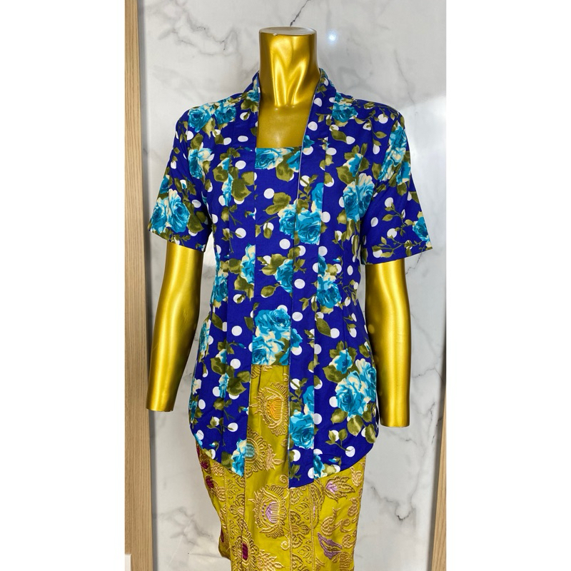 Kebaya Bunga / Kutu Baru
