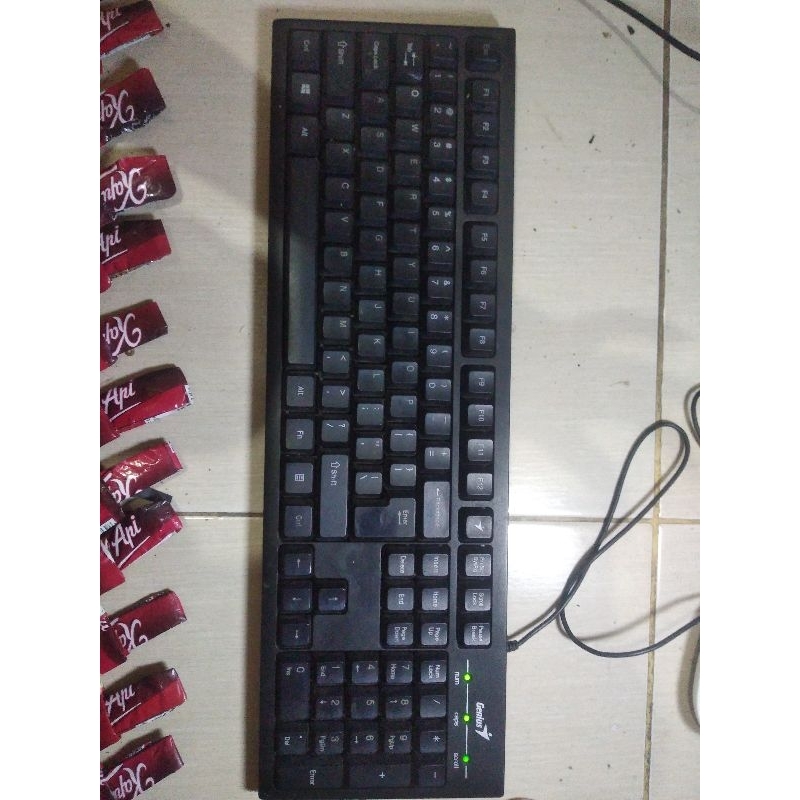 keyboard genius bekas