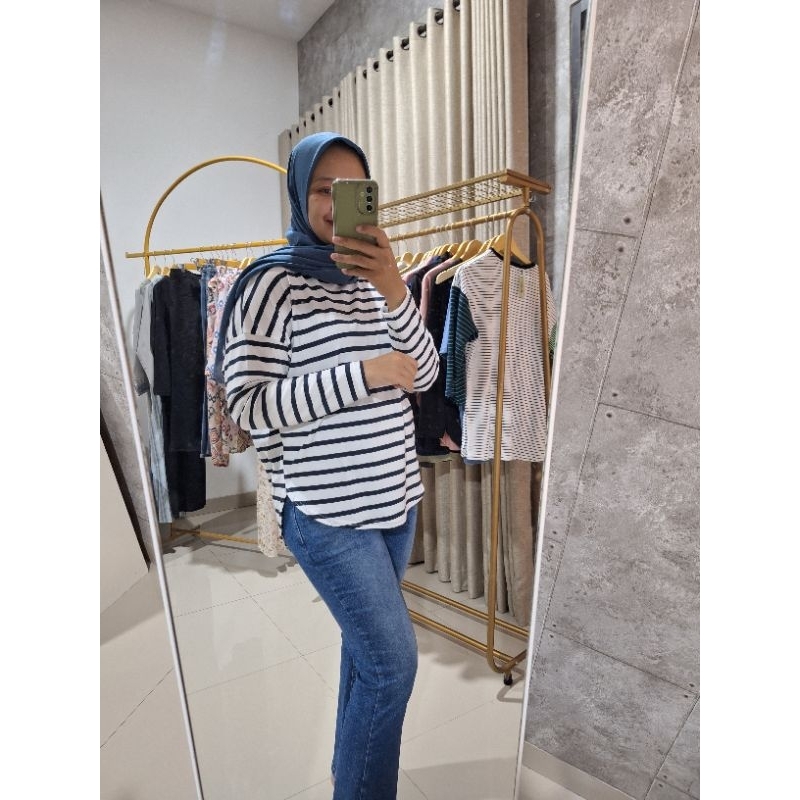 blouse stripe/ baju wanita / baju adem / kaos uniqlo