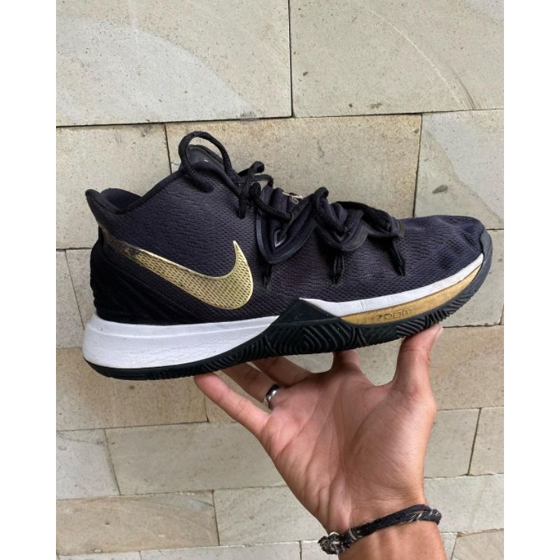 Sepatu Nike Kyrie 5 Black Gold Size 45 Second ORI