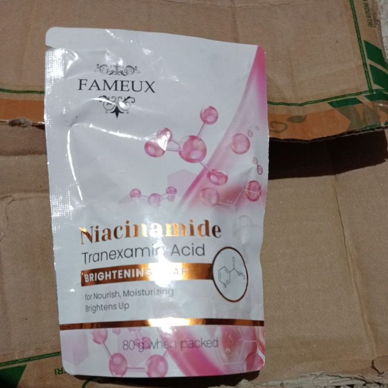 FAMEUX NIACIMIDE BRITENING SOAP