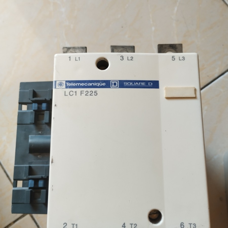 KONTAKTOR TELEMECANIQUE SCHNEIDER LC1F225 LC1F225M7 3P 220V
