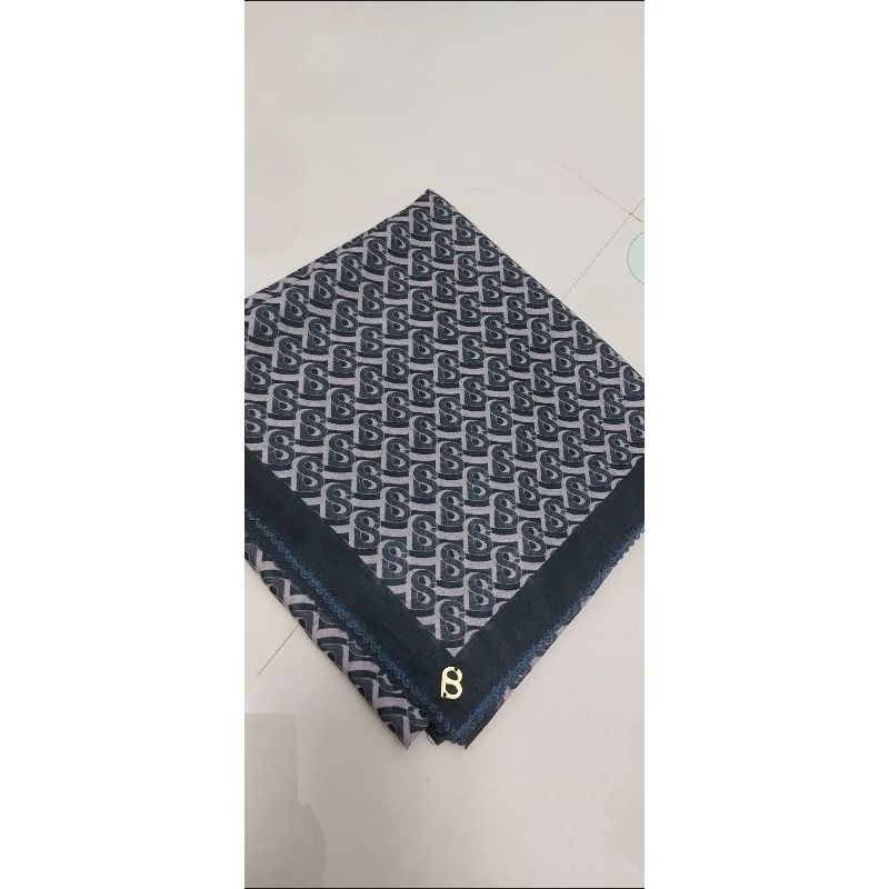 SALE scarf buttonscarves preloved