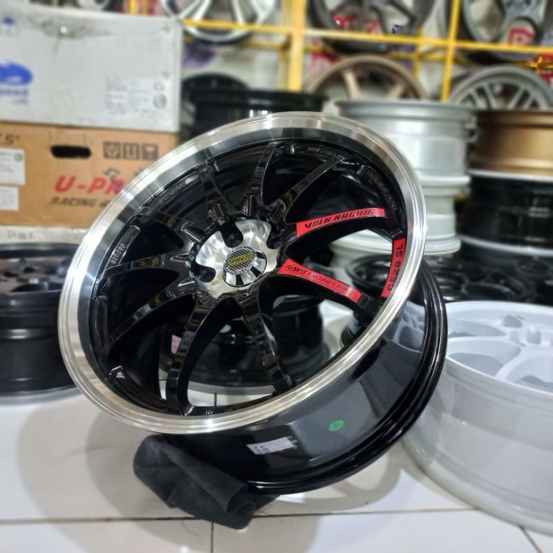 velg mobil innova ring 18