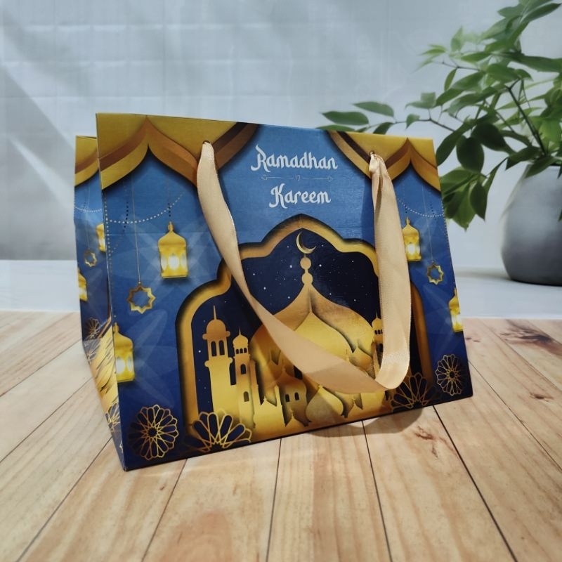 

paper bag lebaran idul Fitri 23x23 Min. order 12pcs