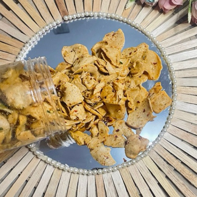 

Basreng tipis bulat pedas daun jeruk dan asin daun jeruk 100g - 500g