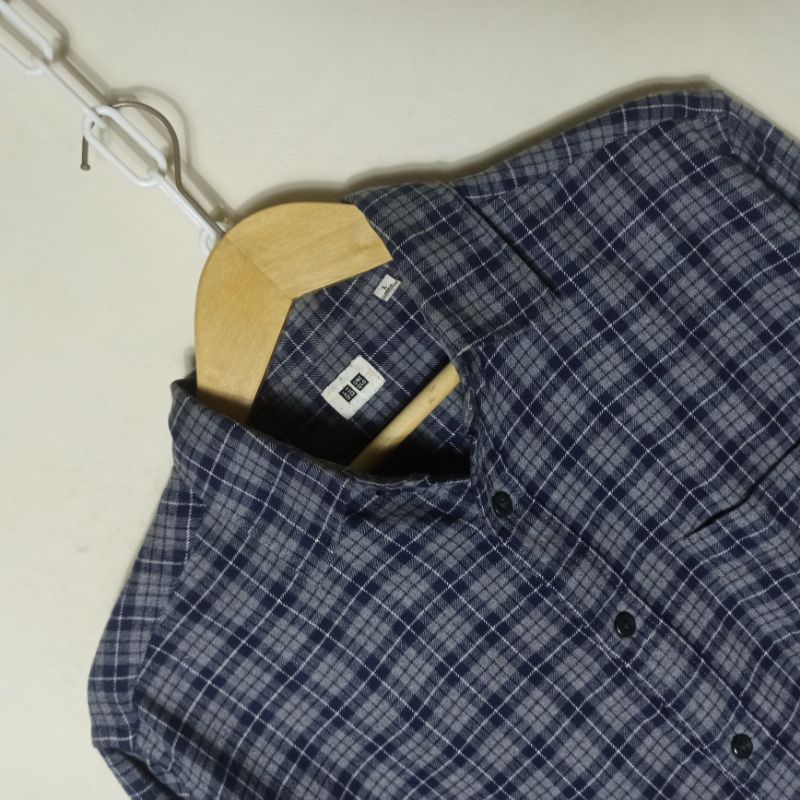 [Flannel Uniqlo] Kemeja Flanel Plaid Long Sleeve Shirt Abu Ungu Size L