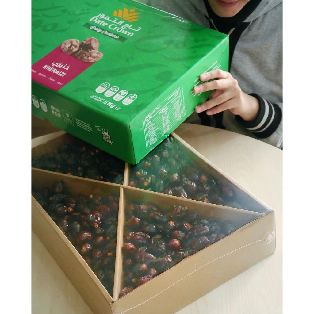 

Kurma Date crown Khenaizi 1 gr KEMASAN TERBARU