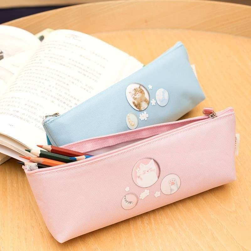 

Tempat Pensil DELI Bahan Kain - 66883