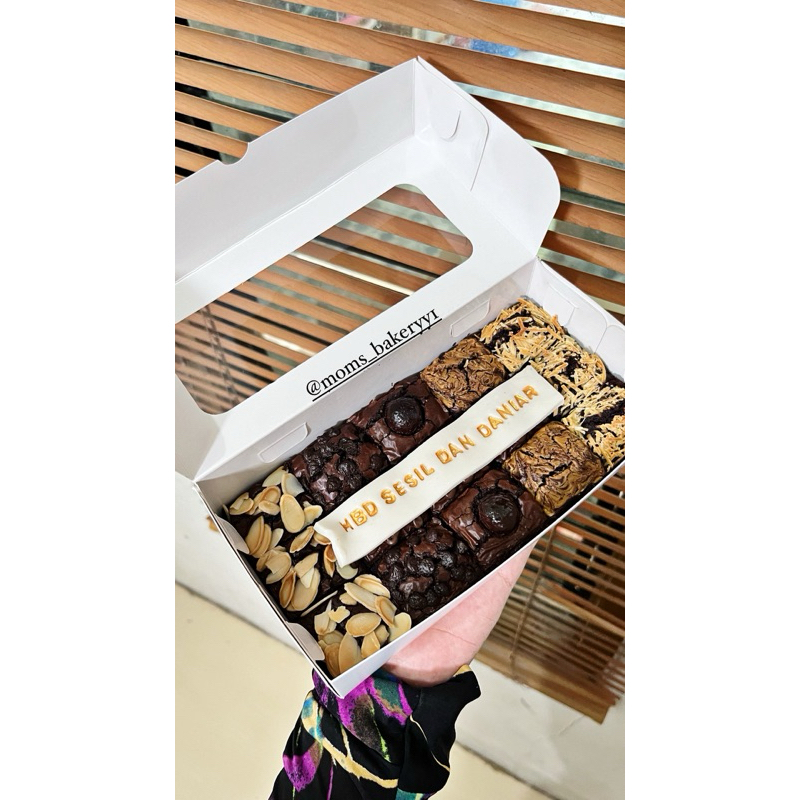 

Brownies topping Request ucapan