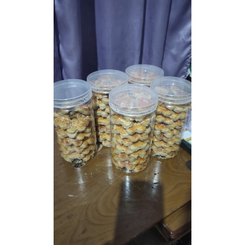 

KUE KACANG HOME MADE