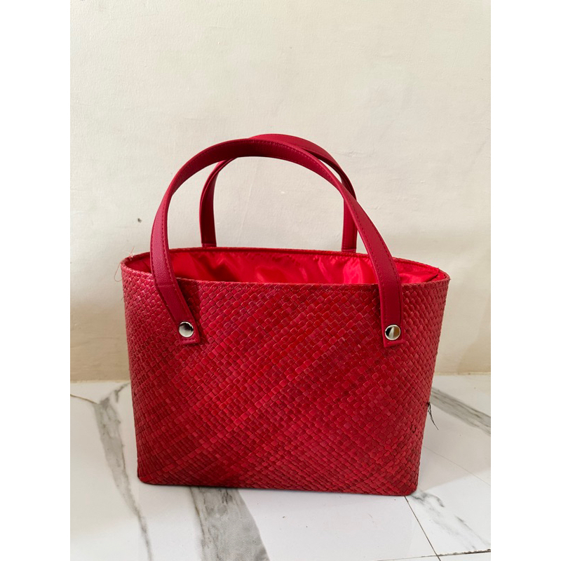 

Tas pandan KOTAK PANJANG MDD GAGANG VINIL CENTANG SATU tas parsel goodiebag aesthetic keranjang pandan etnik parcel lebaran