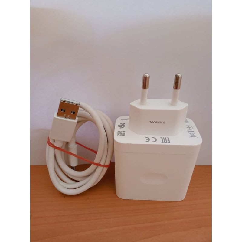 Charger bawaan Oppo Realme supervooc 67w