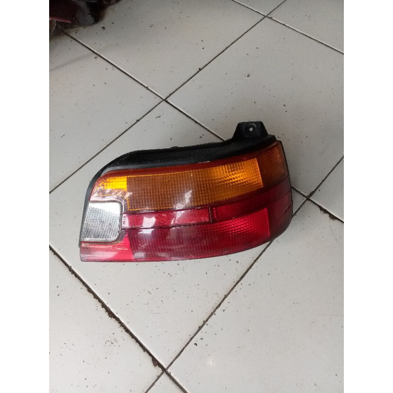 lampu belakang kanan Starlet kapsul bekas sesuai gambar