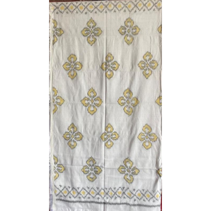 Kain endek tenun dasar putih