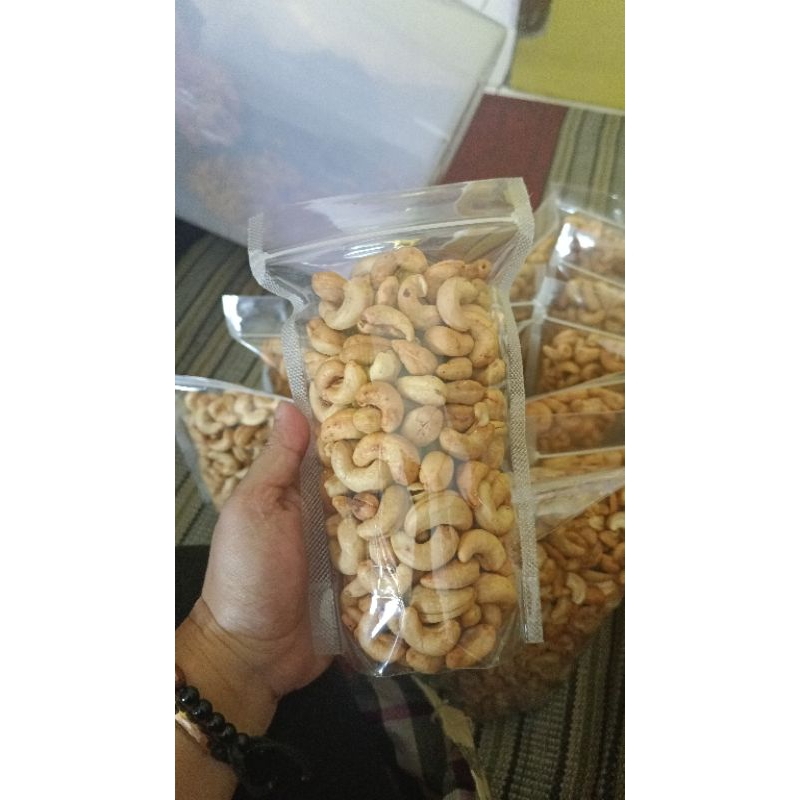 

Mete Goreng Super Utuh