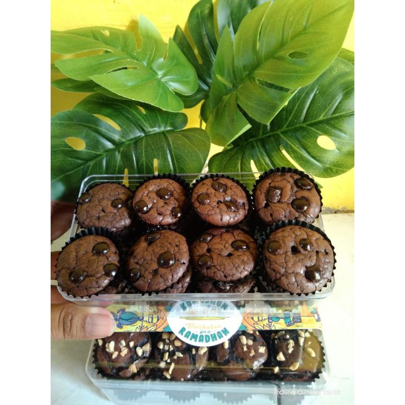 

Kue Kering Brownies toples 350 ml