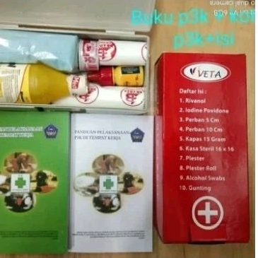 Kotak p3k dan isi + buku panduan p3k