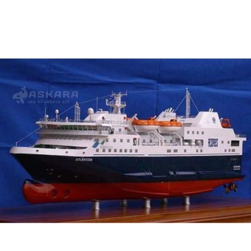 Miniatur Kapal Pesiar Atlantida 100cm