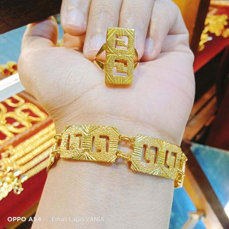 Perhiasan Berlapis Emas Asli