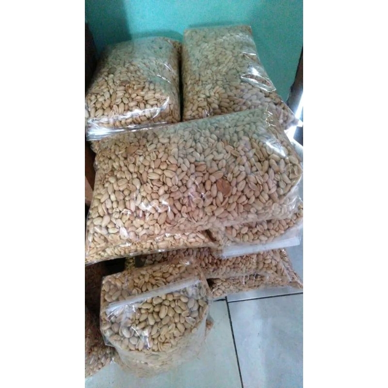 

KACANG BAWANG daun jeruk 500gr