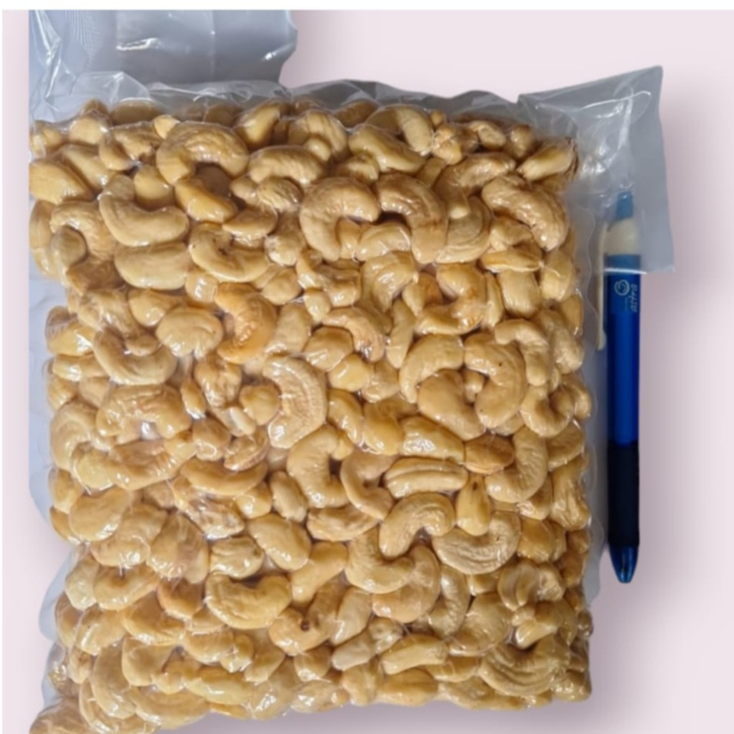 

Kacang Mede Jumbo Sulawesi repack 1 kg packing vakum