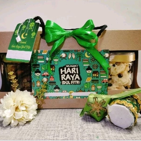 

Hampers Idul Fitri/Parcel Lebaran 3 Jar Cookies FREE Card+Hangtag+Pita