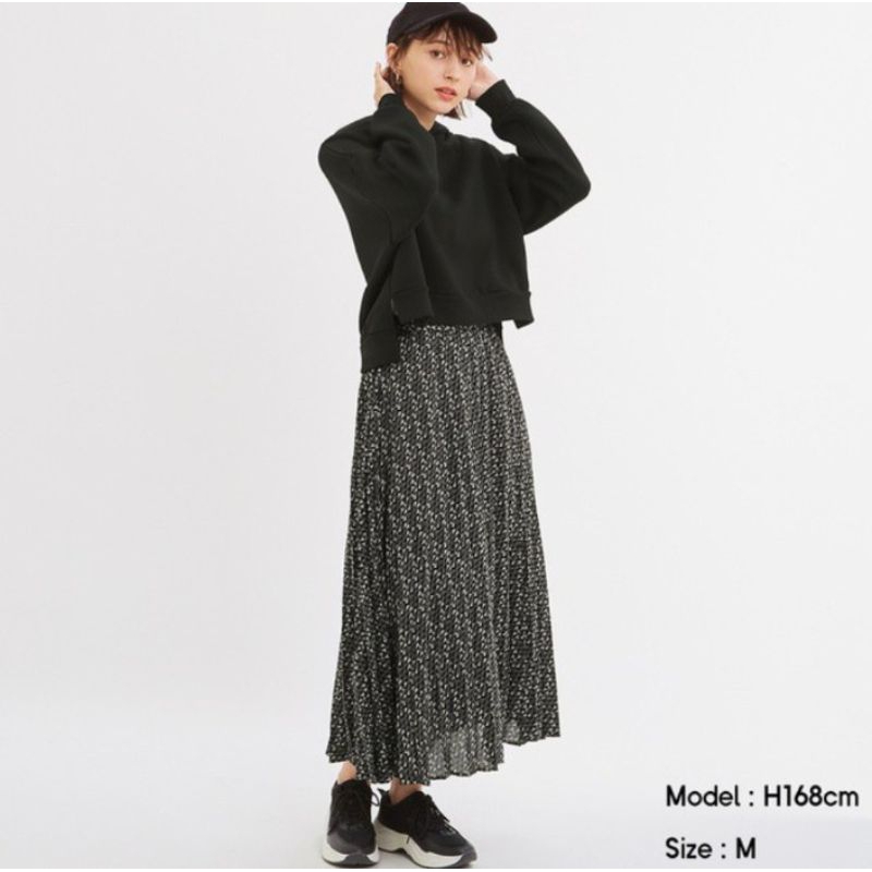 GU GEOMETRIC PLEATED LONG SKIRT
