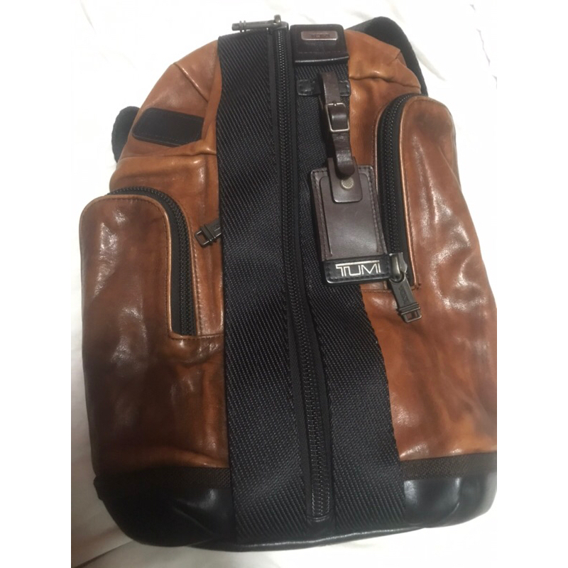 tumi saratoga leather brown