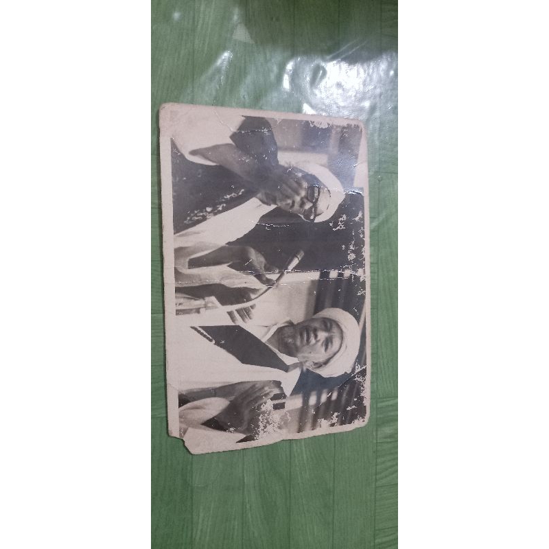 Foto Original Habib Sholeh Tanggul dan Habib Muhammad Kwitang Maret 1973