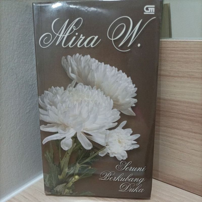 Novel Seken / Second Seruni Berkubang Duka By Mira W