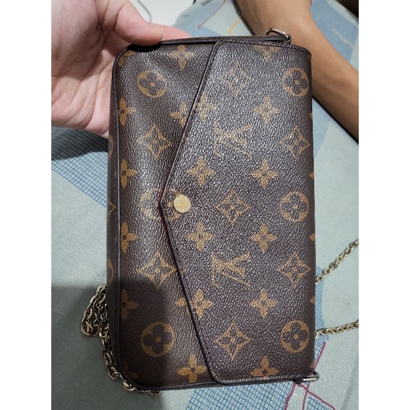 

Tas sling Lv Amplop