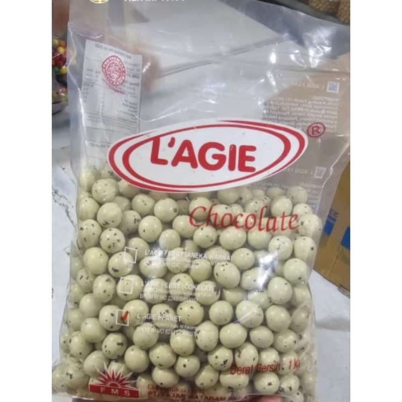 

COKLAT LAGIE PLANET ISI KACANG 1 KG