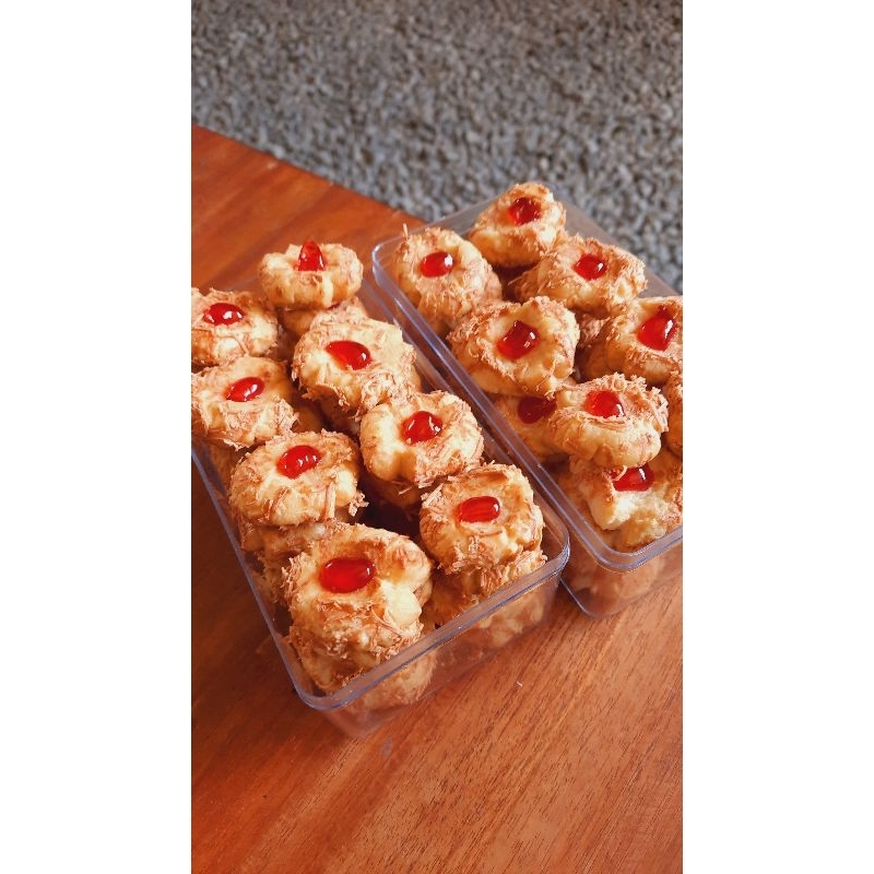 

MakSisul - Kue Kering Thumbprint Strawberry Kemasan Tabung 600ml