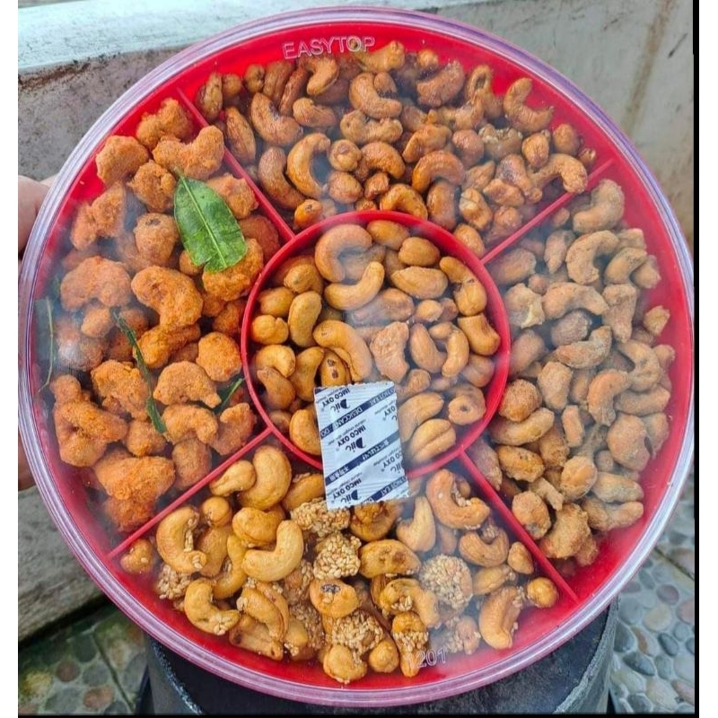 

Kacang Mede Premium Sekat 5 Rasa Kacang berat 800gr....MURAH MERIAH